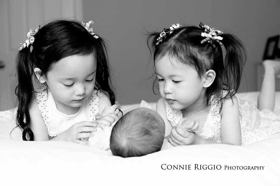 Head and Twins bw Tacoma Newborn Family Photographer