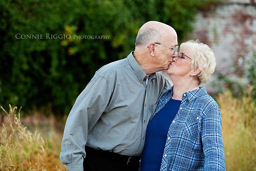 Kiss Tacoma Family Photographer