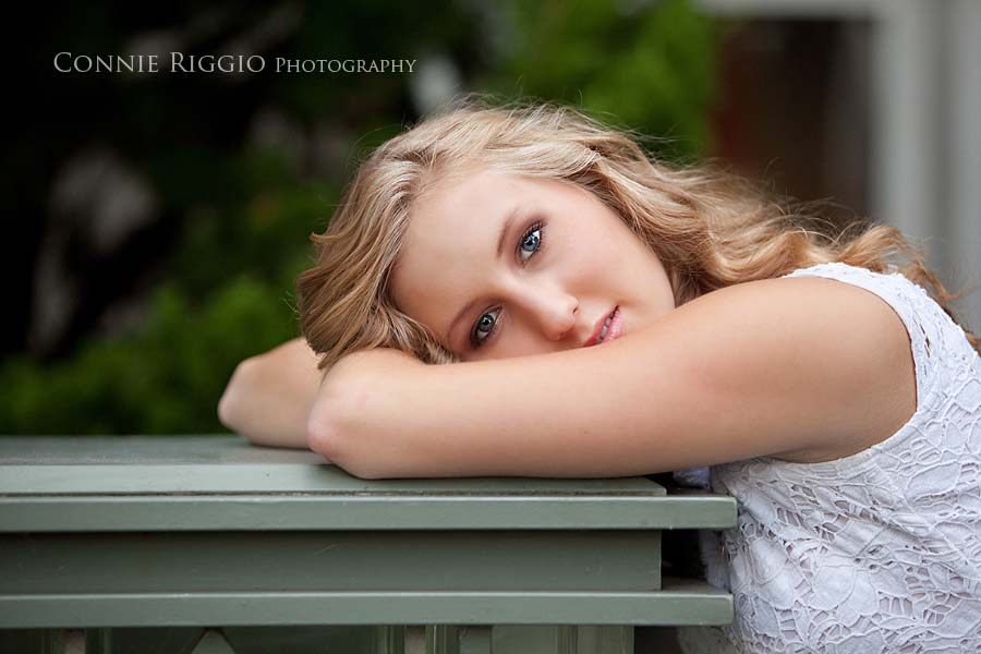 Leaning on post Tacoma Curtis Senior Portraits Photographer