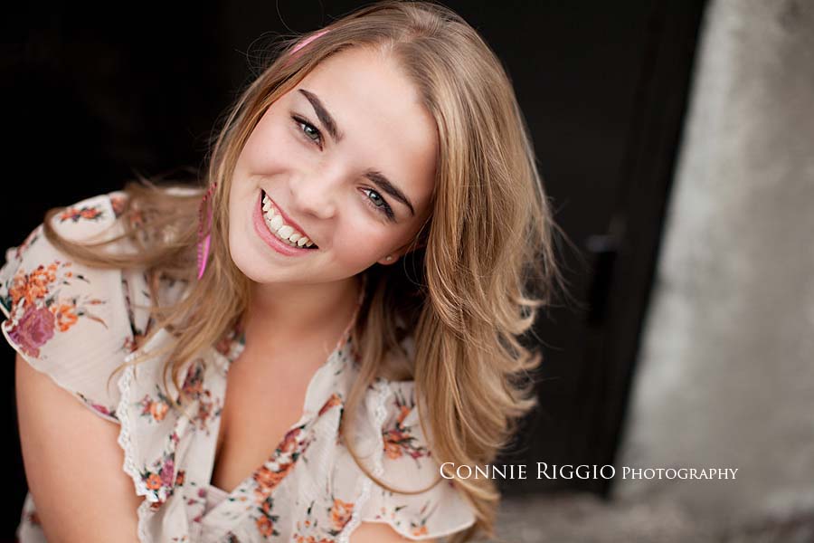 MC1 Local Tacoma Senior Portrait Photographer
