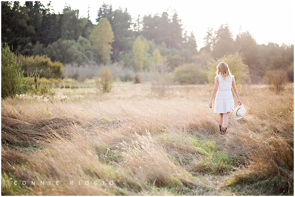 Girl Senior Bellarmine Prep Tacoma Photographer Sydney_0011.jpg