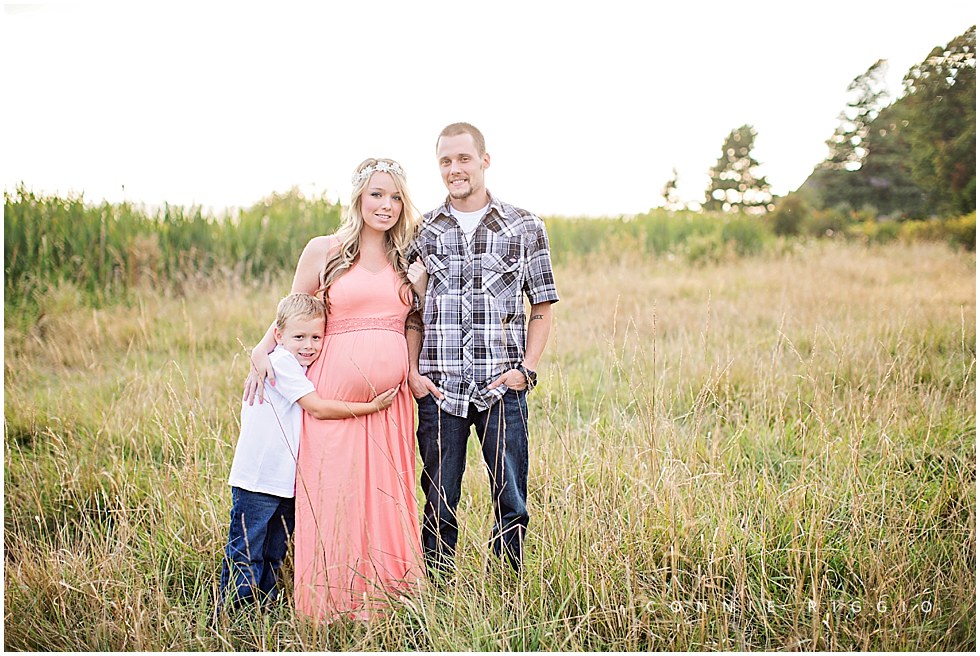 Maternity The Cove Summer Sun Seattle Family Photographer Jenna_0012.jpg